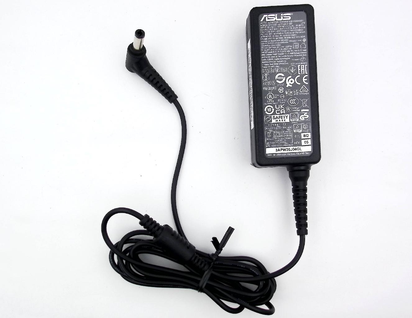 Блок питания  Asus ADP-40KD  19.0 V,  2.1A,      39.9 W  5.5x2.5мм