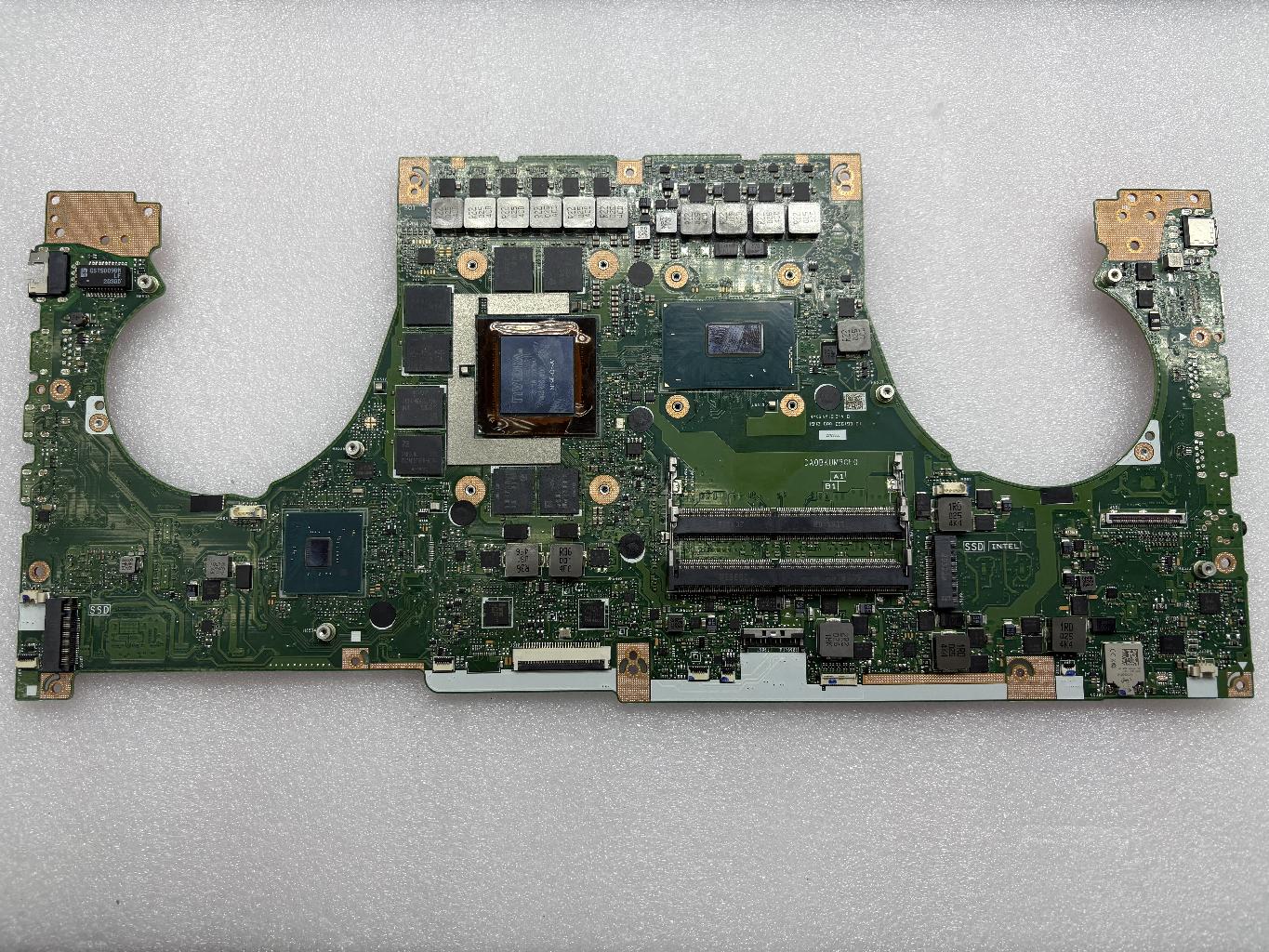 Материнская плата ASUS W730G5T i7-9750H (039976)