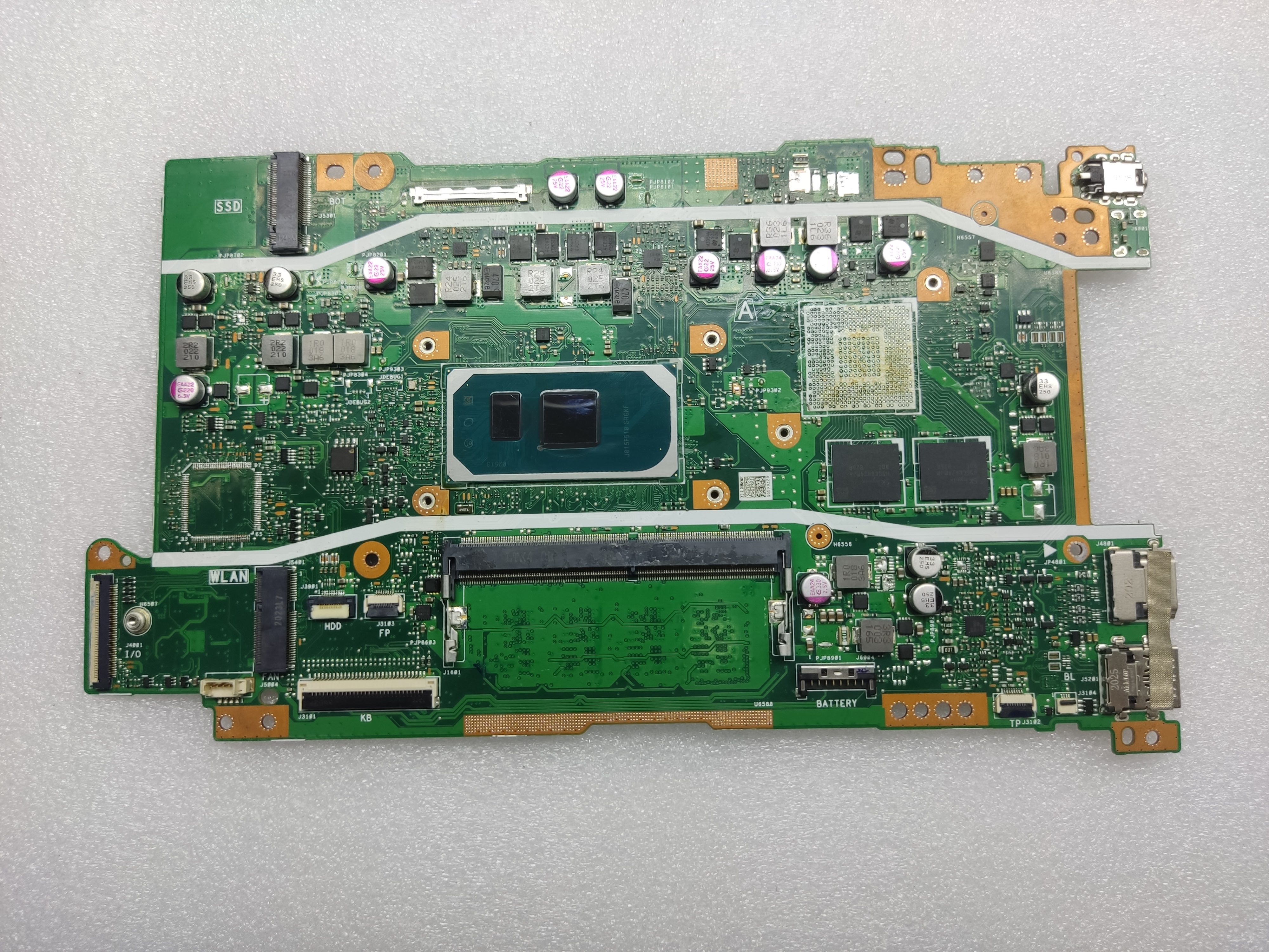 Неисправная материнская плата ASUS X509JB на компоненты