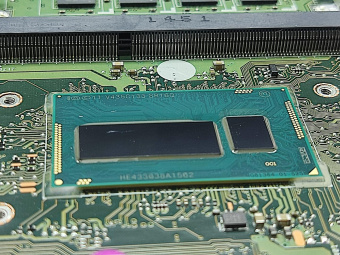 Материнская плата ASUS X555LD (процессор I3-4010U и видеочип GT820M )